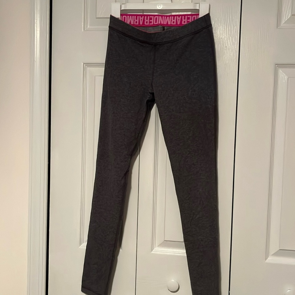 Under armor logo leggings